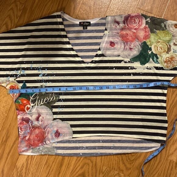 Guess Women's Black White Striped Floral Short Sleeve Top (Size Medium) - Picture 5 of 9